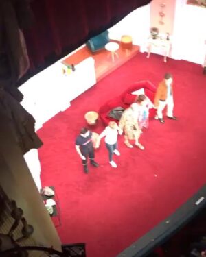 Victoria Abril Instagram - Paprika à nouveau complet hier soir pour notre 7eme représentation, de loin la meilleure! Mais quel Bonheur! Merci Pierre, quel beau cadeau, tu nous as fait !
Et ce n’est que le début, encore 52 représentations !