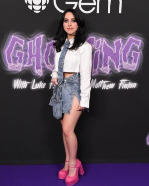 Victoria Azevedo Instagram - Huge congratulations to @lukehutchie and @matthewfinlan for creating their hilarious new show @ghostingseries. Had a great time matching with @mikaamonsen at the premiere!!! <33

If you wanna laugh your ass off watch it now on @cbcgem or else… you’ll be haunted 👻