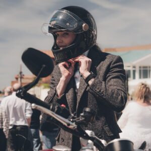 Victoria Pendleton Instagram - Dressing up for a spin in the sunshine…what a turnout! 🏍️ ☀️ 🙌 @gentlemansride  @officialtriumph @triumphuk #distinguishedgentlemansride #gentlewomen #DGR2023 #triumphDGR #ridedapper 
📸@ben_j_blight 🙏