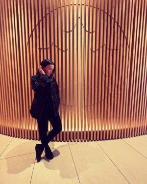 Victoria Pendleton Instagram - Whistle-stop tour!

🏔️🎿💨🇨🇦

Heading to Whistler with @aircanada joining the legends @jason_carl_fox @jamienichollsuk and @louisthrudark for a few days of snow! we are kindly being treated to an epic Air Canada Signature class experience.

#OnlyInWhistler @gowhistler @fairmontwhistlr
@epicpass @whistlerblackcomb
#skiing #snowboarding #waitforme #snow #holiday #ad