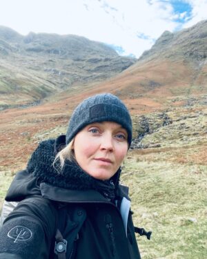 Victoria Pendleton Instagram - Had a little break in the beautiful Lake District at the end of November. Here we are heading up Scarfell Pike. The wintertime views were incredible.
🥾❄️
#staycation #lakedistrict #hiking #winterwalk #icy