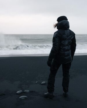 Victoria Pendleton Instagram - This storm will pass….
🖤 

Visiting magical landscapes in Iceland with @thrudark it was one of the the most rugged, windswept and breathtaking places I’ve ever experienced, so unspoiled, I can’t wait to go back and explore it again. 
🌋 
Thanks to @louisthrudark @mhardy_photo @markusbrownphoto @nattesferd 

#Iceland #blacksandbeach #stormyseas #thrudark #blackasmysoul