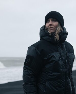 Victoria Pendleton Instagram - This storm will pass….
🖤 

Visiting magical landscapes in Iceland with @thrudark it was one of the the most rugged, windswept and breathtaking places I’ve ever experienced, so unspoiled, I can’t wait to go back and explore it again. 
🌋 
Thanks to @louisthrudark @mhardy_photo @markusbrownphoto @nattesferd 

#Iceland #blacksandbeach #stormyseas #thrudark #blackasmysoul