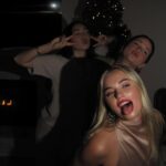 Victoria Baldesarra Instagram - We’re on our best behavior, Santa’s watching 🧑🏼‍🎄❤️🎄