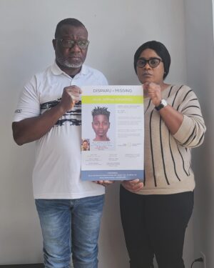 Victoria Charlton Instagram - JE VOUS INVITE À PARTAGER EN GRAND NOMBRE 🙏🏻 
Le 12 mars 2018, Ariel Jeffrey Kouakou, qui avait 10 ans au moment de sa disparition, a été vu pour la dernière fois en quittant son domicile de l’arrondissement d’Ahuntsic-Cartierville pour se rendre chez un ami. Depuis, il n’a jamais été revu. Sa famille ainsi que les autorités continuent de rechercher des informations qui pourraient aider à le localiser. 

 Dans le cadre du sixième anniversaire de la disparition d’Ariel, le @reseauenfantsretour dévoile publiquement un vieillissement photo réalisé par des experts en la matière de la Sûreté du Québec. ❤️‍🩹