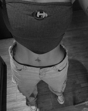 Victoria Macan Instagram - Fate loves the fearless 🫀

#tattoogirl #alternative #fearless