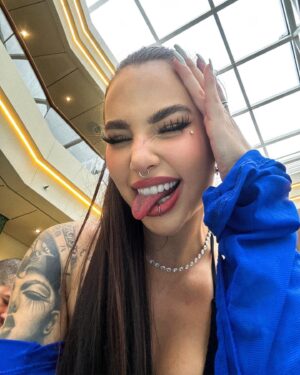 Victoria Macan Instagram - Saudades @promoacaooficial 💙🌊 me levaaaaaa de volta para os melhores navios temáticos da vida ✨

#naviodamix #promoacao #cruzeiro