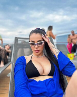 Victoria Macan Instagram - Saudades @promoacaooficial 💙🌊 me levaaaaaa de volta para os melhores navios temáticos da vida ✨

#naviodamix #promoacao #cruzeiro