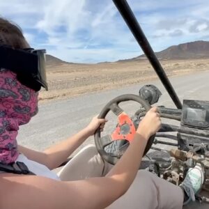 Victoria Martín Instagram - 1. Me atreví a pedir que me hicieran un cuadro al óleo de mi misma a caballo (by @pacopfr ) Mi sueño de megalómana. 
2. Mi hermana y yo vestidas como dos malotas en Lanzarote. Preciosamente lamentable. 
3. Yo montando el buggy al que fui coaccionada por Nacho Pardo. 
4. Uno de los primeros vídeos que subí de Chica Fitness. 
5. Haciéndo un sketch para el Wizink en el que nos quemaban por brujas. 
6. Con una @sanmiguel_es fresquita. #PorLosQueSeAtreven #colabo