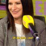 Victoria Martín Instagram - Esta semana nos DA ALGO porque tenemos a @laurapausini de invitada en Estirando el chicle 🤯 Hablamos de rupturas, de decirle a tu amiga que su novio es un pieza y de BODAS 👰💒💍 Que aquí en este programa se casa más de una, aunque no todas se sepan la fecha. Lo tenéis ya disponible en @podimo_es, el domingo a las 13:00 en Youtube, Spotify y resto de sitios, todas a ver este programa bsssss