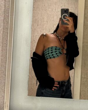 Victoria Maurette Instagram - Tu ropa tirada no queda tan mal🧚🏻‍♀️