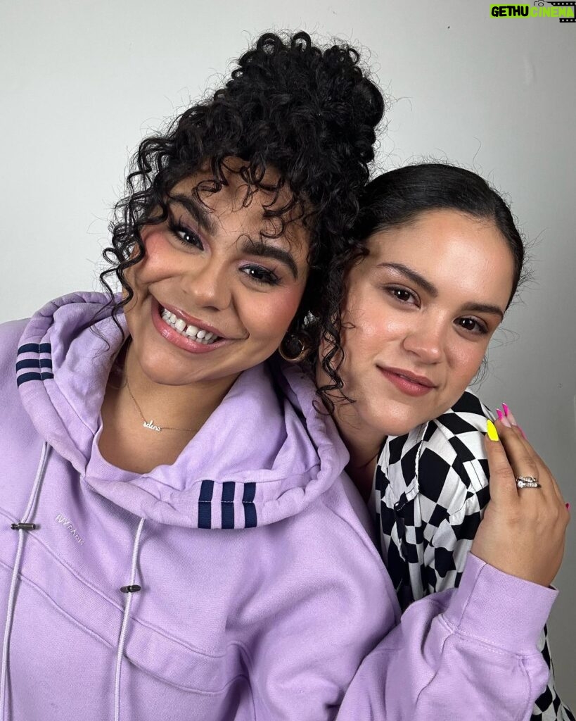 Victoria Moroles Instagram - a beautiful night w my rod 🏎️ —> to see what our cover photo for Victoria & Jessica’s game show 2023 addition would look like !! Thoughts?!! Thanks @morphebrushes for the ride!