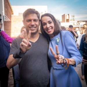 Victoria Onetto Instagram - ¡Feliz día de la Militancia!💖 

En este día tan especial quiero saludar a todas las compañeras y compañeros que, día tras día, luchan por una Patria con más justicia social e igualdad.

Sigamos adelante con más fuerza, convicción y amor que nunca para construir la patria que soñamos: libre, justa y soberana ✌🏽