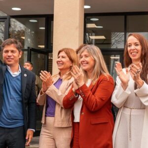Victoria Onetto Instagram - 👏🏽 Vivimos una jornada muy emocionante junto a nuestro gobernador @kicillofok, la ministra de Gobierno @crisalvarezrod y la diputada provincial @guzzoviviana en la inauguración de la Casa de la Provincia en Los Toldos, partido de General Viamonte.

📍 Esta sede acercará el Estado bonaerense a los vecinos y vecinas de la región, facilitando el acceso a diversos trámites y servicios en un ámbito cercano y de proximidad.

Un paso más para consolidar una gestión territorial presente en todos los rincones de nuestra extensa provincia. 💪🏽

@fsaintout @buenosairescultura @provinciaba
@aracelibellota @rolomacera @maneperon @loreriesgo 
@casapba