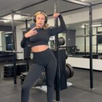 Victoria Spence Instagram - ad may we be them, maybe we know them, may we support them 🫶🏻👏🏻 Which one are you?!🤩🤪 Every single outfit is @fandfclothing 😱 Their new active & lounge wear collection is unreal 👌🏼 The quality, the comfort, the cuteness and most of all the priceee! LOVEEE🫶🏻 #fandfclothing #fandfactive #tesco #makesfashionsense #fitness