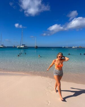 Victoria Spence Instagram - Postcards from Barbados 🥹🫶🏻
I can't even explain the release I felt the minute we touched down here knowing we had 2 whole weeks together, just me & Mike for the first time in years💕
We were lucky to cross paths with some friends and my mum and dad on our first two days  which was really special, and now it's just us, and lots of rum🤩

Feeling very grateful to be ending 2023 in such a beautiful place 🌎
#barbados