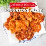 Viktorie Hrazdílková Instagram - Tyto řízečky mi snad chutnají i víc, jak klasika 👉 jsou totiž dokonale šťavnaté a nemusíte se "drbat" s trojobalem 🤣😋😇 JOGURTOVO-SÝROVÉ ŘÍZEČKY 😋👨‍🍳👩‍🍳 🧀 500g kuřecího masa 🧀 2 vejce 🧀 50g strouhaného sýru 🧀 2 PL jogurtu 🧀 1 PL mouky 🧀 1/2 ČL soli 🧀 1 ČL sušeného česneku 🧀 1 ČL mleté sladké papriky 🧀 4 PL oleje Postup: Kuřecí maso nakrájej na tenké malé nudličky. Maso osol, přidej česnek a mletou papriku, zamíchej. Dále přidej vejce, sýr, mouku a jogurt. Vše spoj. Na rozpáleném oleji tvoř menší řízečky (čím menší budou, tím lépe se ti pak budou obracet, mě vyšlo 12ks) a smaž pozvolna dozlatova z obou stran. Po usmažení dej řízečky na talíř s ubrouskem, aby z řízků vykapal přebytečný tuk. Skvělé jsou jak teplé, tak i po studenu 😋👩‍🍳👨‍🍳. Baví tě mé recepty?👩‍🍳 Podpoř mou tvorbu ❤, sdílením a milým komentem 🥰. Chceš mít mé rychlé recepty přehledně a pohromadě 👉 objednej si mou kuchařku jen za 159 Kč na webu 𝗳𝗶𝘁𝘃𝗶𝗸𝗶.𝗰𝘇 👩‍🍳📖😋 Nutriční hodnoty 1 řízečku (orientačně): B: 12,5g S: 1,76g T: 5,8g 109 kcal #rizky #schnitzel #obed #jogurtoverizky #jogurt #syr #syroverizky #rezne #toprecepty #dnesobedvam #dnesobedvam #lunch #stavnaterizky #foohack #francouszkerizky #zdravejidlo #rychlyrecept #dnesjim #dnesjem #jedlo #zdravyzivotnistyl #healthyfood #jidlo #recept #rychlerecepty #zdraverecepty #inspirace #motivace #czechfitnessgirl #fitnesscz