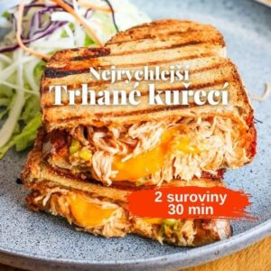 Viktorie Hrazdílková Instagram - Zkoušel/a jsi někdy trhané maso? 😋 

TRHANÉ KUŘECÍ 👩‍🍳🧑‍🍳 

🍗 2 kuřecí prsní řízky
🍗 3 až 4 PL BBQ omáčky 

Postup: Kuřecí prsní řízky uvař v osolené vodě tak, aby se maso dalo hezky vidličkou natrhat. K natrhanému masu přidej naběračku vody, ve které se kuře vařilo a 3 až 4 lžíce oblíbené BBQ omáčky 😋❤️. Z takto připraveného trhaného kuřecího masa si můžeš třeba stejně jako já připravit skvělý sendvič 👌😎. 

Baví tě mé recepty?👩‍🍳 Podpoř mou tvorbu ❤, sdílením a milým komentem 🥰. 

Chceš mít mé rychlé recepty přehledně a pohromadě 👉 podpoř mou tvorbu a objednej si mou NOVOU kuchařku jen za 169 Kč na webu 𝗳𝗶𝘁𝘃𝗶𝗸𝗶.𝗰𝘇 👩‍🍳📖😋 

Chceš cvičit jako já? Přidej se do VIP členství na webu 𝗳𝗶𝘁𝘃𝗶𝗸𝗶.𝗰𝘇, kde na tebe čeká 300  celých cvičebních lekcí na doma 💪❤️. 

Nutriční hodnoty 1 porce (1/2):
*bez chleba
B: 42,1g
S: 5,25g
T: 2,3g
210 kcal 

#trhanekureci #foodhack #pulledchicken #trhanemaso #kure #pulledmeat #dnesjim #dnesjem #foodporn #jidlo #zdravevareni #glutenfree #bezlepku #lowcarb #bezoleje #zdravejidlo #zdravyrecept #rychlyrecept #rychlejidlo #dnesjimfit #vareni #jedlo #recept #foodblogger #inspirace #motivace #czechfitnessgirl #hubnuti #fitnesscz #weightlossrecipes