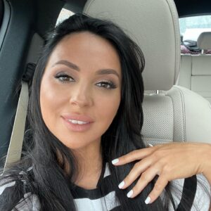 Viktoriya Galustyan Instagram - У природы нет плохой погоды. Даже если это  снег в мае )