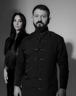 Viktoriya Galustyan Instagram - Так нас видит фотограф @Leoantonov 
Визажист @olesyazakour
Стилист @burger.dasha
@kenguru_official
@bosco_di_ciliegi
