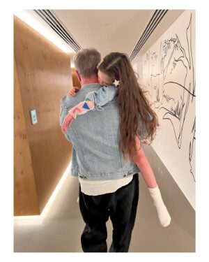 Viktoriya Isakova Instagram - С Новым годом! ❤️