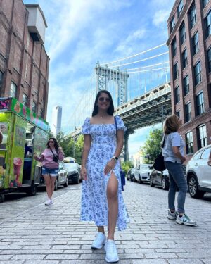 Vinitha Jaganathan Instagram - 🤍💙
.
.
.
.
.
.
#dumbo #brooklyn #bridge #newyork #nyc #new #outfitoftheday #instagood #instafashion #instadaily #ootd #love #smile #goodvibes