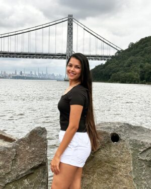 Vinitha Jaganathan Instagram - 🖤🤍
.
.
.
.
.
.
#photooftheday #photography #park #instagood #instafashion #instadaily #blackandwhite #bridge #love #smile