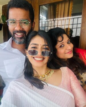 Vinsu Rachel Sam Instagram - Onam ashamsagal my people 🌸✨
#onam2023