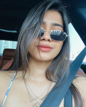 Vinsu Rachel Sam Instagram - I call this series - ‘Sunglasses in a Car’ 
Wow. Genius ✅
.
.
#sunglasses #summer #trending #sunisout #tropical