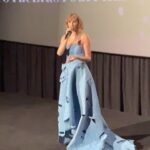 Violet McGraw Instagram - 😱😭 still can’t believe it!!! #tstheerastourfilm