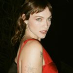 Violett Beane Instagram - A night of caviar and murder to celebrate @deathdetailshulu 2-part finale out tomorrow 🔪🩸 Find out who’s behind all of it. Fav model partner. Moose boy @itsamandalim Styling. @itsamandalim Hair Makeup. Meeee Dress. @marialuciahohan24 Heels. @brunomagliofficial Jewels. @davidyurman Gloves. @laelosnessofficial Bag. @simkhai