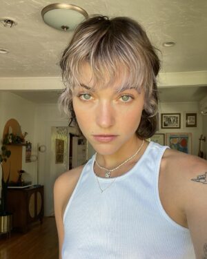 Violett Beane Instagram - Nobody tell my landlord I ripped the fire alarm out