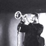 Virginia Cavendish Instagram - Café da manhã com jazz, quem gosta? Bom domingo! ✨💜✨ Chet Baker & Paul Desmond,1975, “Autumn Leaves” Via( @pinchofmusic) #chetbaker #lovemusic #domingo #sunday #virginiacavendish