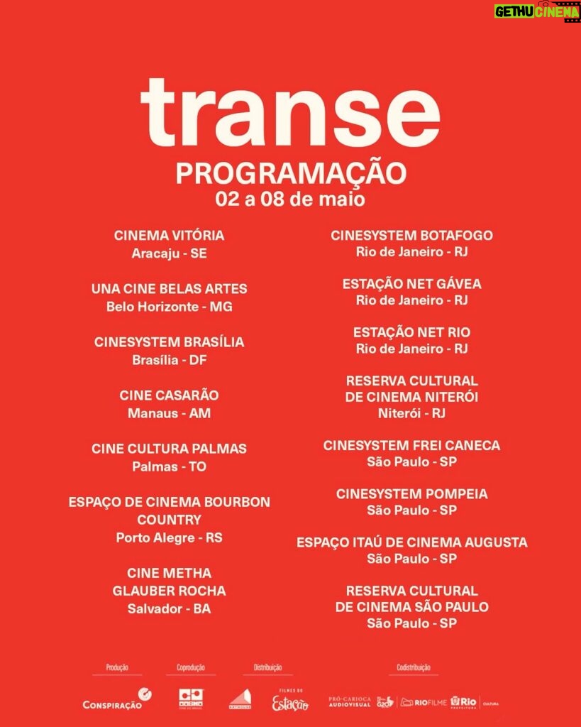 Virginia Cavendish Instagram - Amanhã tem estreia do filme “Transe” . No elenco @luisaarraes , @johnnyomassaro, @ravel.ravel . Direção de @carolinajabor e @anne_pinheiroguimaraes . Filme delicado sobre três jovens tentando se entender no inicio de suas vidas adultas e ainda desestruturadas e entender o turbilhão que o país estava passando naquele momento crítico das eleições de 2018. Viva o cinema brasileiro! #filme #cinema #transe #luisaarraes #johnnymassaro #ravelandrade #virginiacavendish Minha foto foi tirada no dia da pre estreia aqui em São Paulo. 📸 @patriciadevoraes