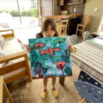 Virginia Da Cunha Instagram - THEA 🎂❤️💫 Hoy cumple años una de mis personas favoritas del mundo, mi sobrina Thea. Armé este album con momentos inolvidables a lo largo de los 8 años transcurridos. Disfruté tanto buscarla por el cole o arte donde me esperaba con un cuadro para mi. Bailamos juntas y la ayude a sacar su primer single “Future Unicorns”. Inolvidables las preparadas coquetas para salir a pasear y a comer sushi, nuestros encuentros en viajes y dormidas que terminaban conmigo en el piso. Te amo Thea, a seguir disfrutando y creando!
