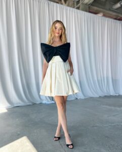 Virginia Gardner Instagram - Had the most wonderful time attending the @jasonwu show ❤️❤️ Hair : @josephmhair Makeup : @jennanicoleofficial Styling : @zadrianandsarah