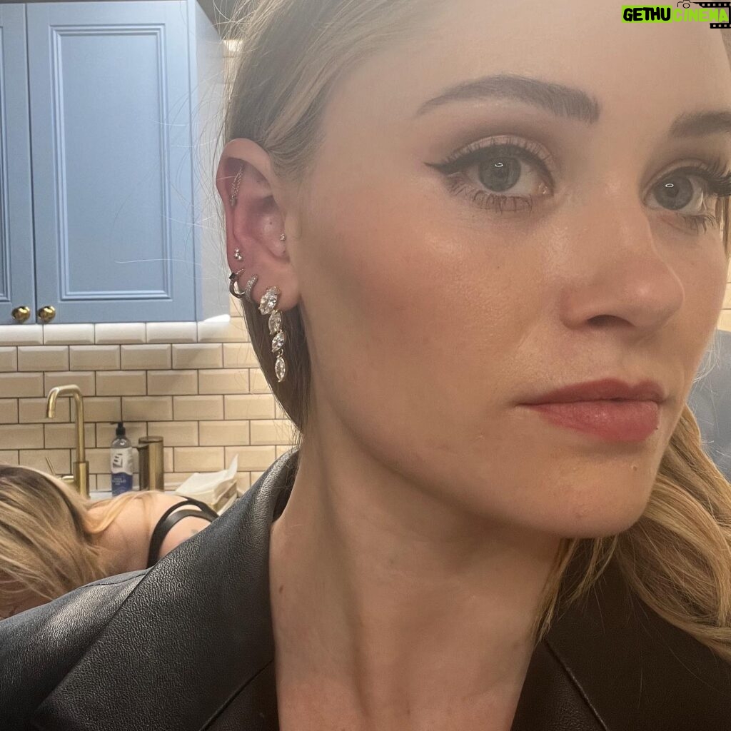 Virginia Gardner Instagram - One new piercing and five countries later we’ve wrapped the beautiful disaster press tour! SO much fun meeting so many of you and so excited for you all to see the film. Special thank you to my stylist @zadriansmith for helping me look so much cooler than I am 😎
