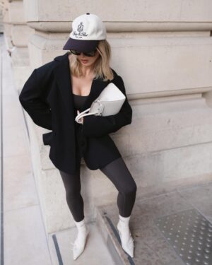 Virginie Conte Instagram - Elevating my Pilates game in the ultimate combo: @adanola romper for flexibility and comfort, topped off with the effortlessly cool @sportyandrich cap. Ready to sweat stylishly! And a final touch with my toast liptint @rhode 

#pilatesessentials #sportyandrich #adanola #pilatesoutfit #streetstyle #parisianchic