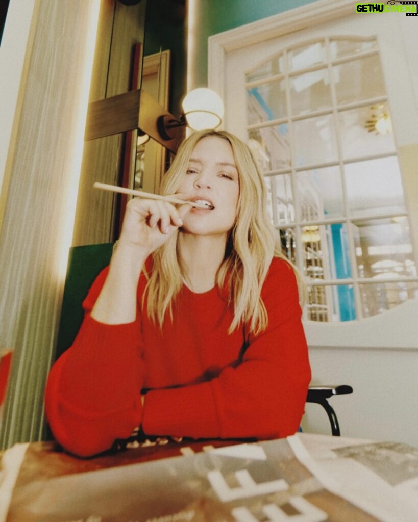 Virginie Efira Instagram - @societyofficiel ❤️ @kujten 📸 @julienlnrd