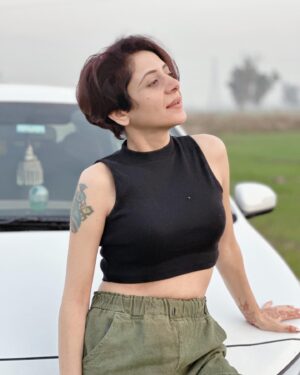 Vishavpreet Kaur Instagram - Be you….the world will adjust ….😉😇