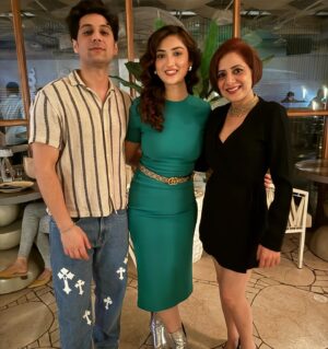 Vishavpreet Kaur Instagram - Mein kya likhon iss show aur iski team ke bare mein, hum Sab ne itna waqt saath mein bitaya kashmir mein ke family wali feeling aati hai ab to,I am so glad & grateful to be part of this amazing journey with all you lovely people. I love you 🫶, you know…. You are special ✨🤗❤️ 
 @ankitassingh17 @krissannb @isha_sharma7 @ayushibhatia96 @rakesh_insta_paul @anujkhurana2610 @ali.khxn.afridi @sapnamalhotra01 @siddharthpmalhotra @deepakchavanofficial @nishantsinghm_official @gpradhan