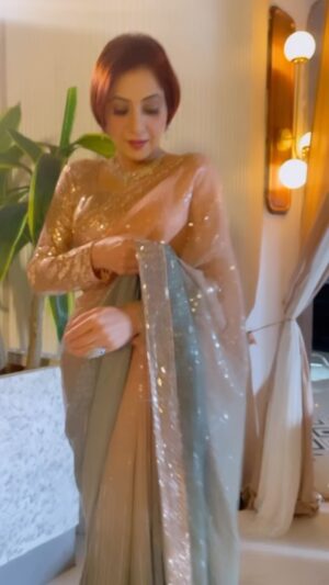 Vishavpreet Kaur Instagram - In love with this look 🫶🏻🌟💫 
#onset #pashminna #sareelove #feelingbeautiful