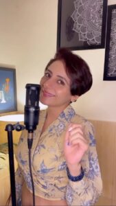Vishavpreet Kaur Instagram - Mein aawangi hawaa ban ke….🧚🏻‍♀️🥰✨ Hope you all enjoy listening this beautiful song in my voice … 🤗♥️ Music 🎼:- @10bhaanu_singh . . . #folksongs #punjabi #cover #coversong #lovemyjob #passion #love #music #actor #singer #vishwapreetkaur