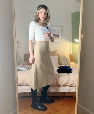 Viva Bianca Instagram - Playing dress-ups with this preloved @gerarddarel skirt while discovering that wearing a skirt with tights and boots is a great winter solution when comfort plus sizzle is your goal (seriously what have I been doing in jeans all winter???) ✊🏼

K let’s be real. Do we love or hate this skirt? And which combo is your fave?

#preloved #prelovedstyle #style #styleinspiration #winterstyle #mumlife #momlife #melbournestyle