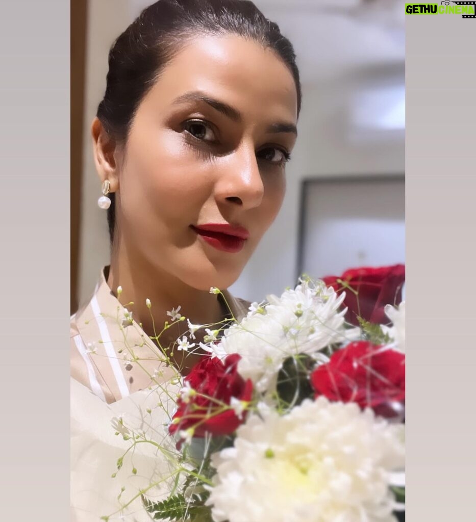 Vivana Singh Instagram - Blissful birthday ♥️🙏🏻 #thankyou #amritsar #amritsardiaries #divine #peaceful #inmybest #space #shukrana #instagram #explorepage #vivana #birthdaygirl #vivanasingh #blessed #always #n #forever #♥