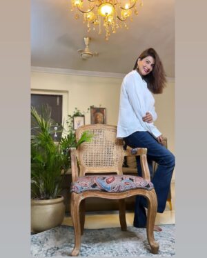 Vivana Singh Instagram - What an exclusive piece of art this teekwood frame chair with cane is ⭐️♥️. Just love the elegant style n the traditional charm of this gorgeous artwork . 

Enhance your home with only n only @bluedotdesignn . 

#insta #instagram #furniture #furnituredesign #exclusive #impressive #french #style #yet #veryindian  #explore #explorepage #bluedotdesignn #must #have #enhance #your #home