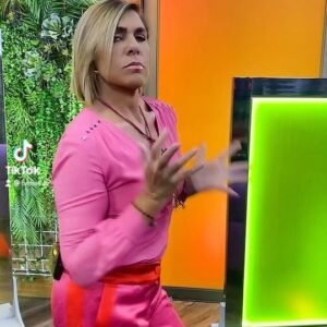 Vivi Kreutzberger Instagram - Porque siempre lo damos todo 😎😂🎉
También, nos unimos al #anittachallenge 🙊
Súmate a @masviviquenunca de lunes a viernes a las 16:00 horas por #TVMAS
