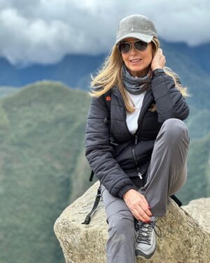 Viviana Nunes Instagram - Segunda vez en Machupichu y vendría una tercera ! Siempre es bienvenida la energía y el sobrecogedor paisaje 🙏