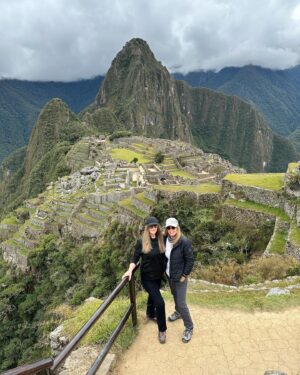 Viviana Nunes Instagram - Segunda vez en Machupichu y vendría una tercera ! Siempre es bienvenida la energía y el sobrecogedor paisaje 🙏