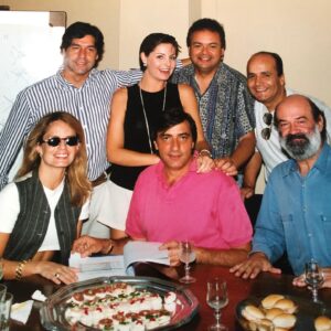 Viviana Nunes Instagram - Con el equipo de rostros de Gonzalo Bertrán en el 1995
@kike_morande_oficial @ceciliabolocco @alvarosalasoficial @horaciosaavedranu y Raúl Alcaíno. 💕💕💕💕